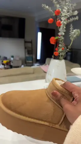 I LOVE a platform boot 😚