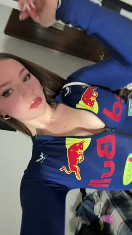 F1 son ma rápido en persona 🏎️🫦#fypシ゚ #paratii #halloweenlook #trend #viraltiktok 