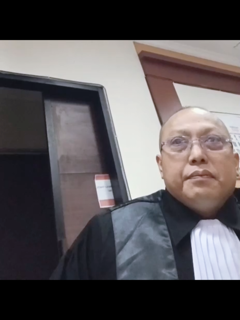 Apa Sanksi bagi Penegak Hukum yang Tak Jalankan Kitab Undang Undang Hukum Acara Pidana??  Adakah Koordinasi JPU dan Penyidik saat menentukan Pasal dalam Penuntutan? #SiapSabungNyawaDemiKlien #algojohukumindonesia #advokatpetarung  #KebenaranSekecilApapunHarusMenang #SloganKantorHukumDoktorEko 