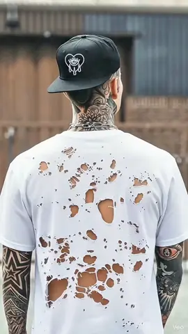 Kaos motif sobek sobek #kaos #kaossobek #kaosmotifsobek #kaosdistro #tshirt 