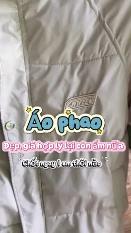Áo đẹp và ấm lắm nha các chị em. Nhanh tay còn không đến 200 cành . #aokhoacphao #thoitrangnu #macgimuadong 