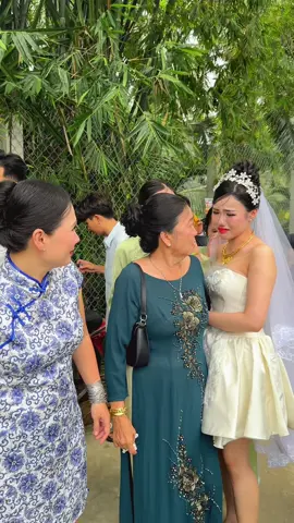 - Nhìn dâu mà thấy thương lun mn 😭😭😭🥹🥹🥹🥺🥺#RAINWEDDING 