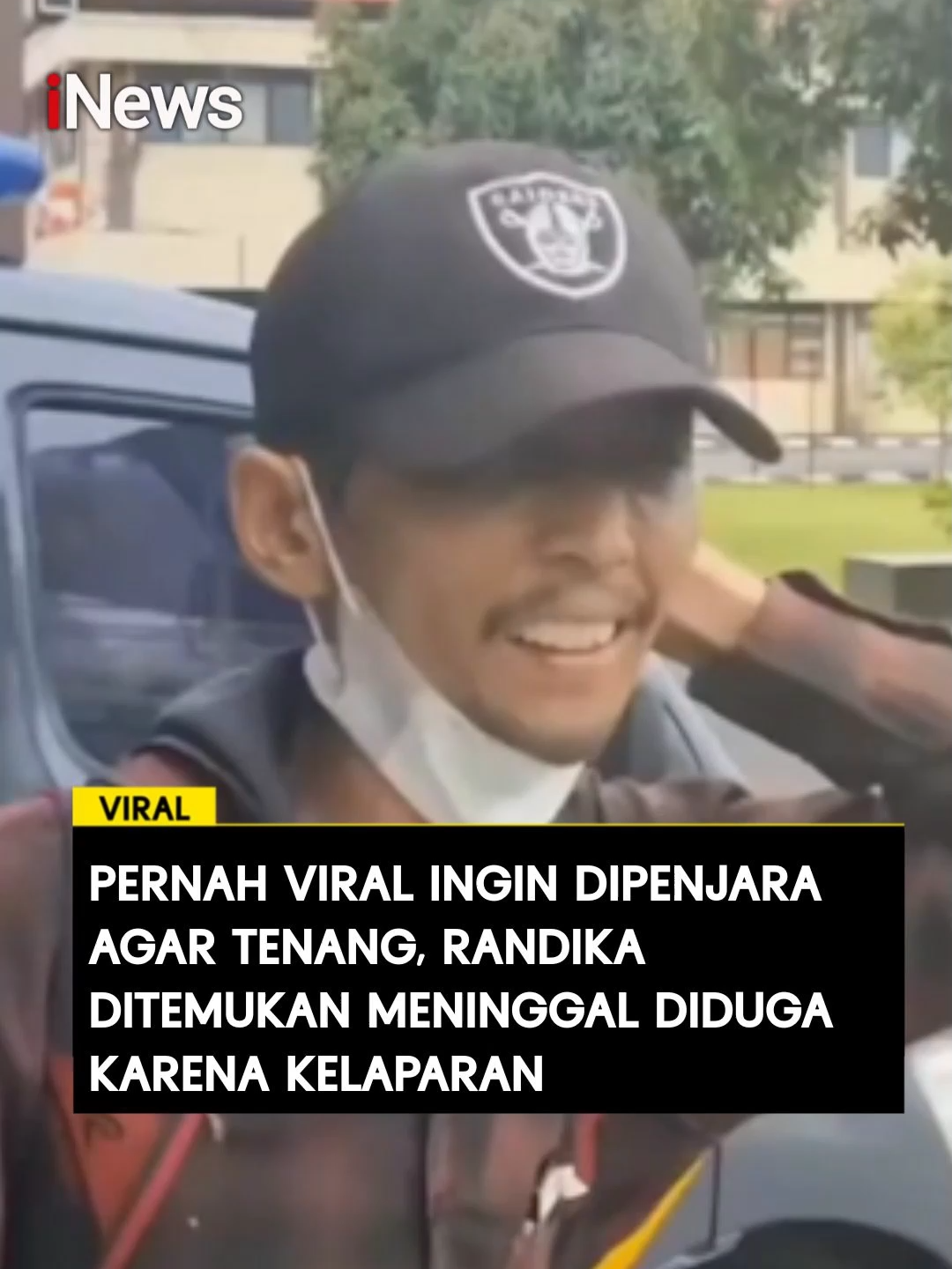 Kisah pilu Randika Alzatria Syaputra (28) menyayat hati publik. Pemuda ini ditemukan meninggal dunia, diduga karena kelaparan. Sebelum pergi, Randika sempat menulis surat berjudul “Broken Home” berisi data diri dan permintaan agar jasadnya dikirim ke rumah kakek-neneknya di Palembang. Dulu, ia pernah viral karena menyerahkan diri ke polisi dan mengaku mencuri motor, diduga hanya agar bisa makan di penjara. Baca selengkapnya di sini:  https://www.inews.id/ #Randika #ViralCilacap #Kelaparan #Curanmor #Viral #Pilu #RandikaAlzatria