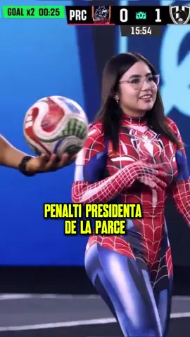 PENALTI PRESIDENTA DE LA PARCE @La Parce @Kings League Openbank #laparce #juansguarnizo #kingsleague #queensleague