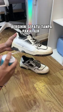 Bersihin sepatu jadi sat set kalo pake loxus foam clenaer ini aja. #pembersihsepatu #cucisepatu #loxuscleaner #loxusinstantcleaner #loxus 