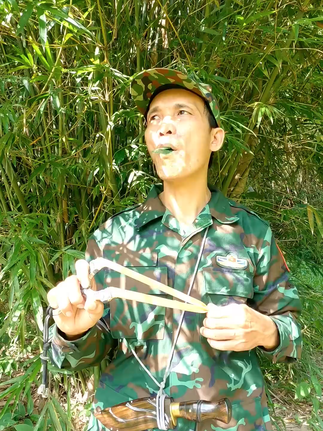 Nature's Hiding Spot #entertainment #birdsounds #shorts #camping #survival - Nguyễn Điền Trung