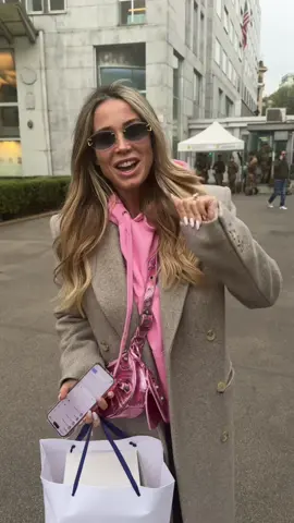 💥📸 @Diletta Leotta 🔥 On Air al programma di Radio105 Takeaway  Paparazzata Fine trasmissione @Radio 105  #radio105 #dilettaleotta #onair #105takeaway #paparazzi 