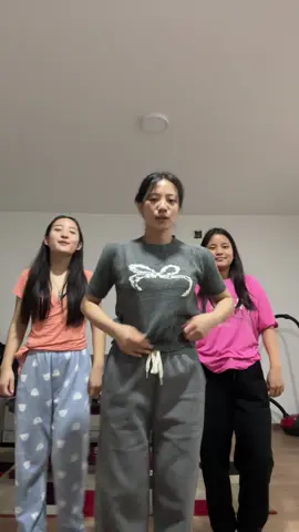 Ice cream khaogi 🍦kasmir jaogi?😁💖#Dance teacher @Savya Lamichaney Gurung #dancer @Merina Magar Lajja rai😁#goviral #foryou 