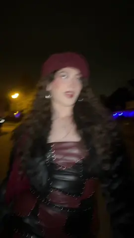 Ooooooo Bratz ❗️🖤💋 #costume #halloween #holidays #halloweencostume #halloweekend @Fashion Nova 