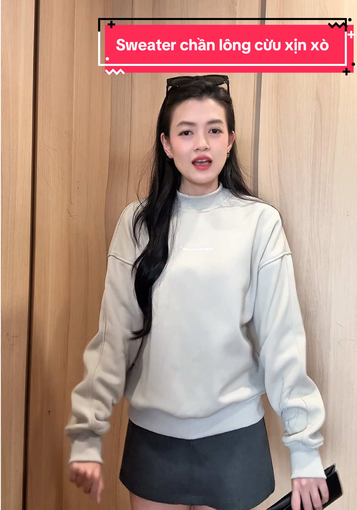 Đơn giản nhưng k hề giản đơn, mặc đôi quá là okela #sweater #aolongcuu #outfittoday #nevasome #thuyyeuthoitrang 