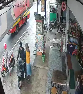 ijin post ini ya fans²nya mas isal.. maafin yaa kmren jadi ramee.. ininii sbenernya dari kamera cctv ini yaa, isal cuma beli bensin gaiss, isal masih milik kalian kok 😙 tapi dilihat dari awal ampe akhir video ini bikin senyum² sendiri liat isal yg gampang salting 😁☺ #isalgwsm #garudawisnusatriamuda #isalovers  @فيصل 