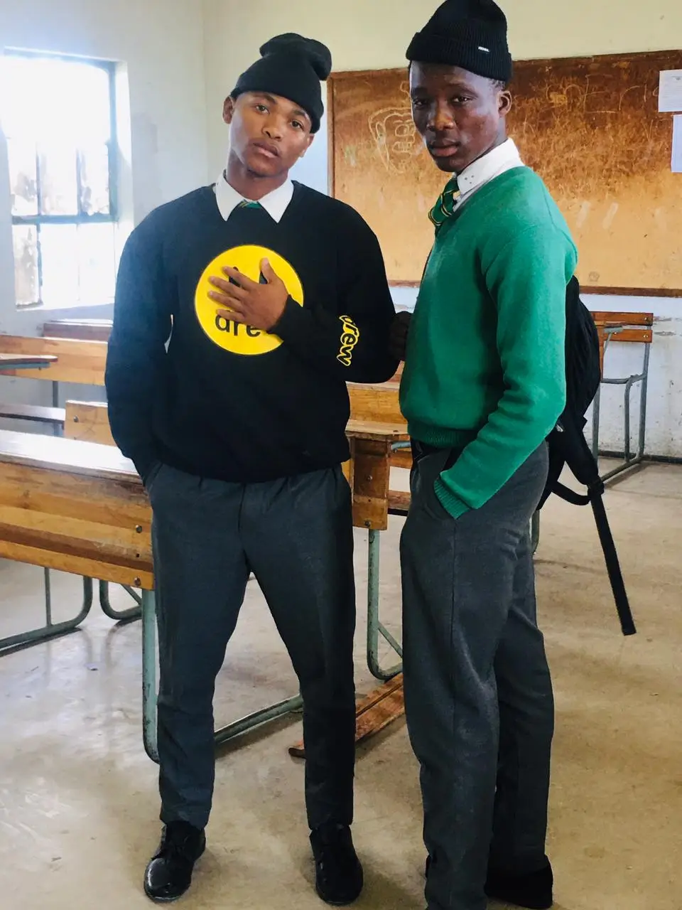 please follow deejay Dyantyi 🔥🔥🔥🔥 