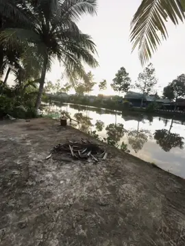 Thật lòng anh tiếc nuối khi anh bên em chẳng được bất lâu . #xh