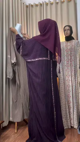 Kalian udah kebagian motif ini belum say???#kaftanrayon #madeenakaftan #abayarayon #kaftanlebaran #kaftansalur 