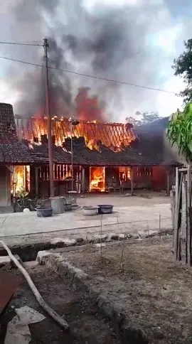 AllahuAkbar Ya Allah🥹🥹 #kebakaranrumah ##ngawi ##mantinganngawi #krawangmojoroto 