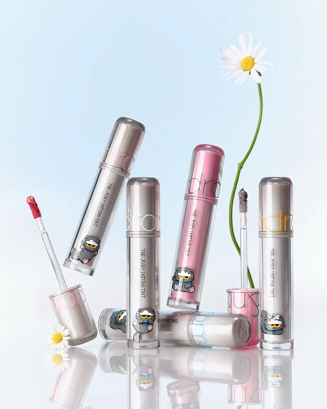 🎉 OPEN!!! 오늘의 설레는 소식, 드디어 열렸어요! 롬앤 X 조앤프렌즈 콜라보 컬렉션 💛 상상만으로도 두근두근, 사랑스러운 감성 가득! 올리브영 온/오프라인에 상륙했으니까 달려가세욤!!!   O.P.E.N !!! The wait is over – it’s finally here! rom&nd X ZO&FRIENDS collab 💛 A splash of imagination, full of lovely vibes!   dropping at OliveYoung Online & Offline store!   #조앤프렌즈 #romandXZONFRIENDS  #ZONFRIENDS #GDRAGON #GD