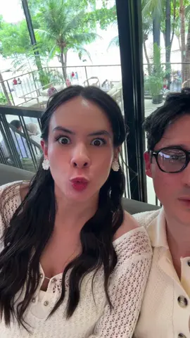 Nemenin istri kerja😄