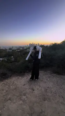 I need to feel the music 🙂‍↕️🎧 #la #clairo #sofia 