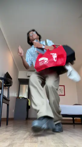 Kebanyakan belanja lu!