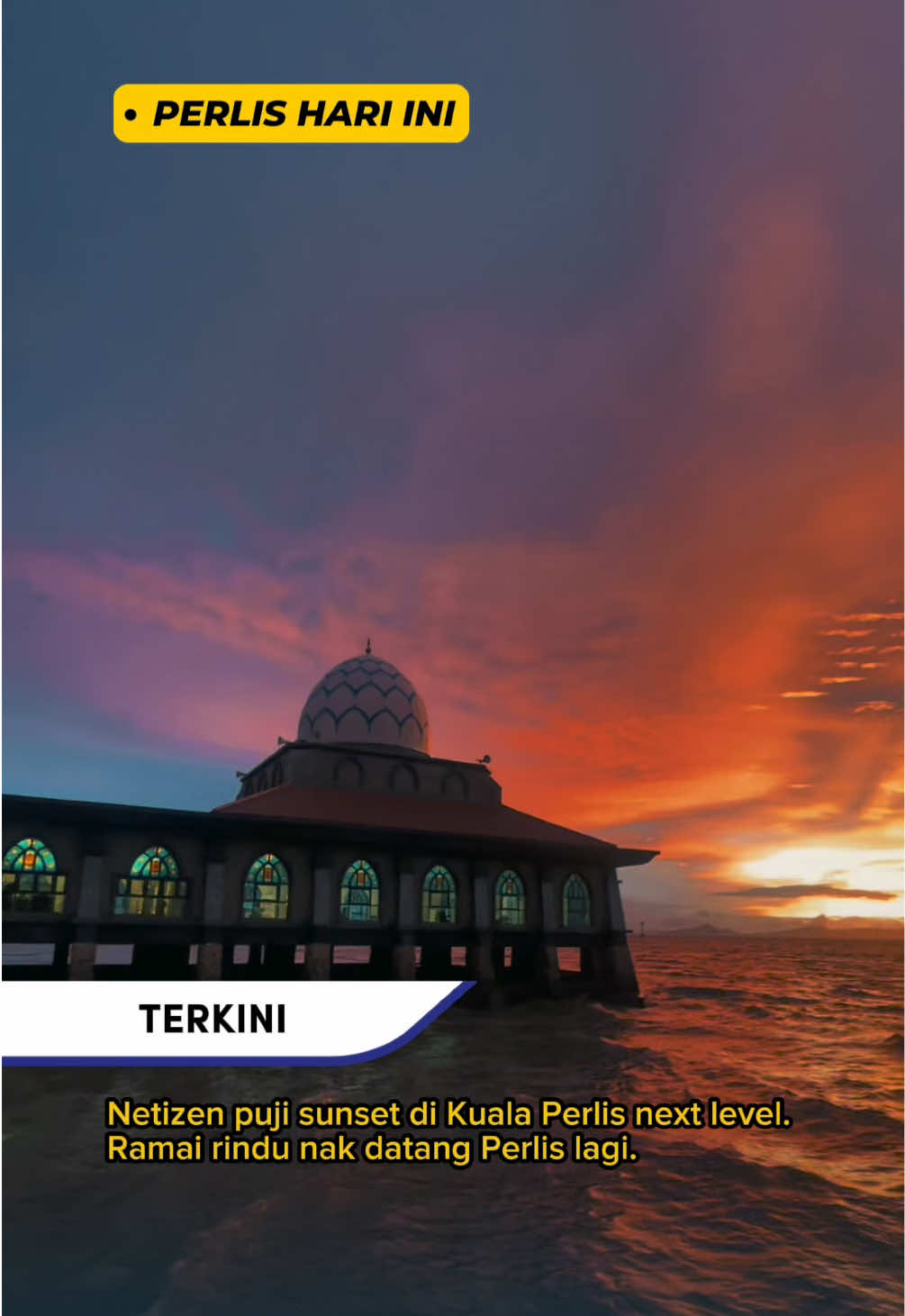 Laut Kuala Perlis menyala.. #sunset 🎥: nazatunazaini
