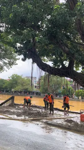 Các chiến sỹ dọn dẹp sau trận lịch sử tại Huế #hue #75hue #lulut #lut #mientrung 