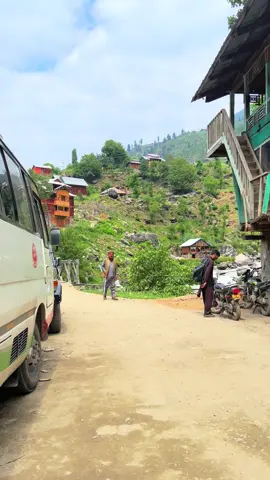 پلوائی گاؤں نیلم ویلی آزاد کشمیر 🌿🏡🌸🌲 #fypシ゚viral🖤tiktok☆♡ #viralvideo #kashmirbeauty #نیلم_ویلی_جنت_ویلی #1millionviews @Wadi-e-Kashmir @Khąteeb MuGhąl @Ranabashir.official 