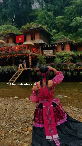 Nhà anh nhà em gần thế thôi. #nhachaymoingay  #nhacmoi  #nhachay  #lyrics⏳  #keyphan 