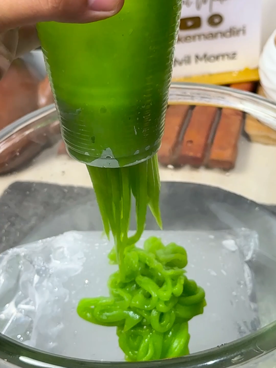 bikin cendol gak perlu pake cetakan mahal #cendol #resepcendol