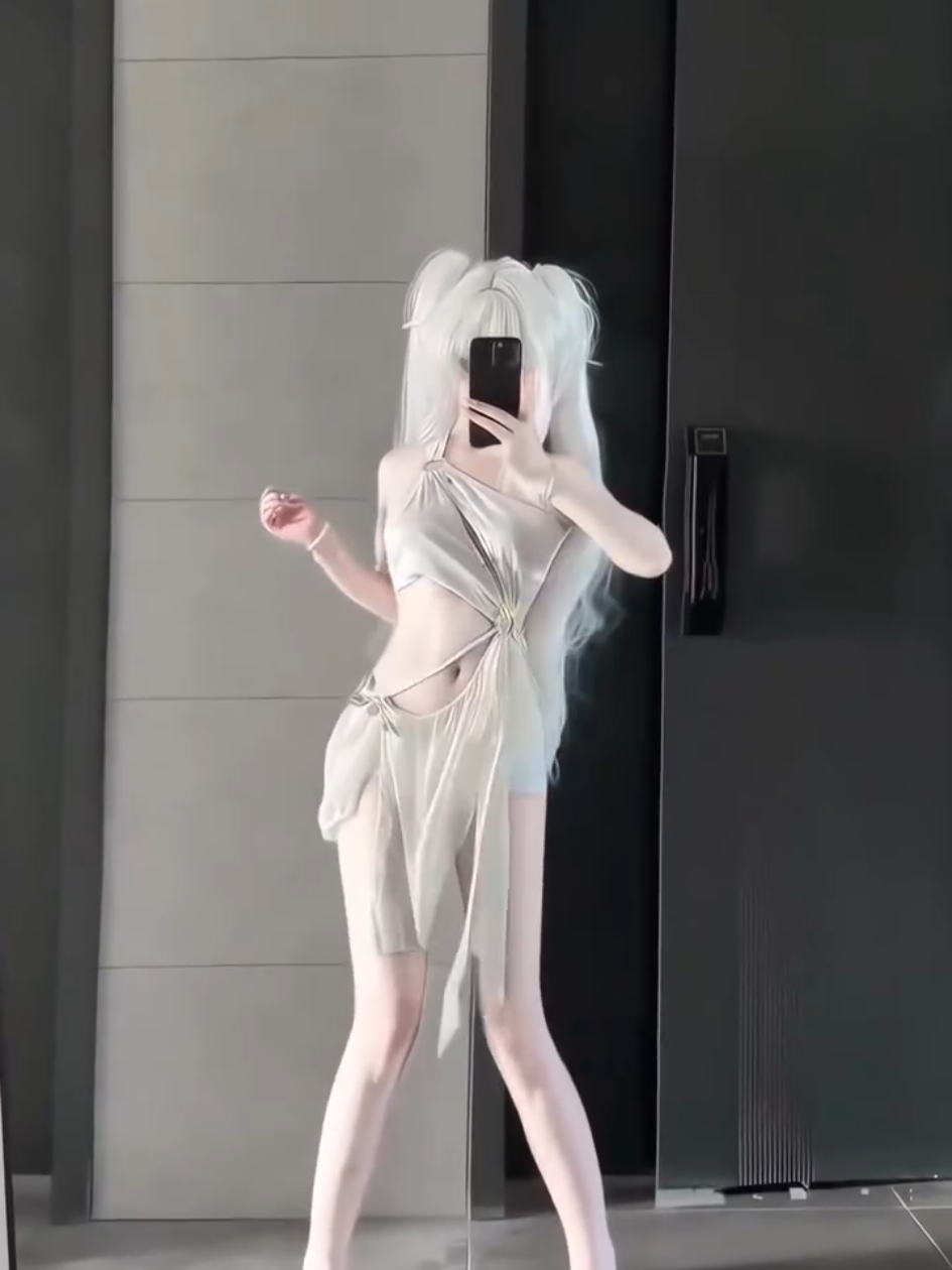 Đáng lẽ cái này phải đăng nửa đêm để chúc ngủ ngon, nhưng thôi nghĩ lại nay ngày 111 rồi. cảm thấy không nên cho lắm.....😝 #cosplayer #wiiiii #saymee 