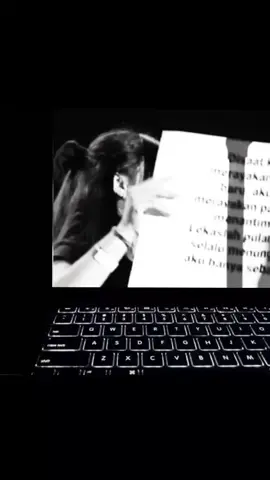 akan kutunggu walau jadi badut mu #quotes #katakata #foryou #tiktok #fypシ 