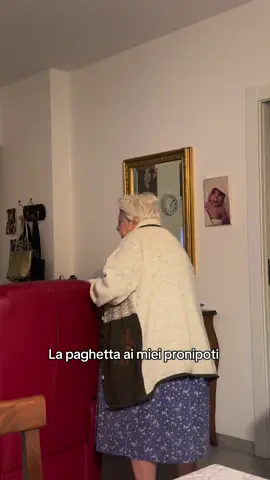 Do la paghetta ai miei pronipoti #nonnaimma #nonnaimmanapoletana 