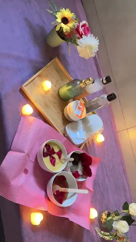 #الدلكه البيضه  لتنظيف الحسم  كامل مع ترتمنت للشعر يعطي بياض للجسم  وسكراب للجسم بالمساج اعتني بجمالك #عزيزتي في صالون اوفيليا