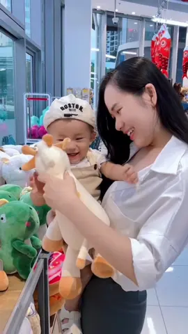 Mẹ bỉm chăm em trộm vía #menvisinh #fitkidroyal #baotuloikhuan #biengan #taobon #embedangyeu #andam