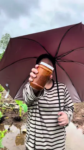 Mưa gió kiếm các loại quả ăn nha #mukbangvideo #rivewanngon #rivewdoan #ăncungtiktok 