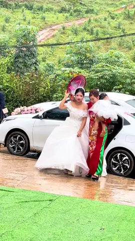 Đón dâu đón cả thiên thần bé nhỏ . Mẹ  chỉ cần cô dâu và cháu nội. Chú rể bị bỏ rơi hihi #❤️❤️❤️🌹❤️🌹🌹🌹❤️🌹❤️❤️🌹🌹🌹🌹🌹 #❤️❤️❤️🌹❤️🌹🌹🌹❤️🌹❤️❤️🌹🌹🌹🌹🌹 