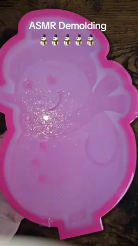 I just love this sound of demolding 🥰 #jadeysart #druzymoldmaker #druzymolds #moldmaker #christmas2025 