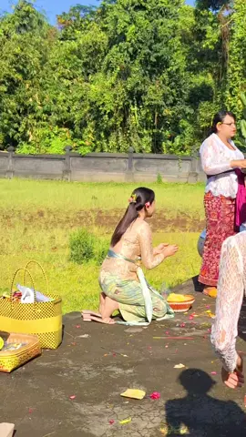 Orang Bali Perantauan pulang kampung saat Galungan untuk berkumpul dengan keluarga, Sepinya Kota Denpasar dan pulangnya orang Bali yang tinggal di luar pulau