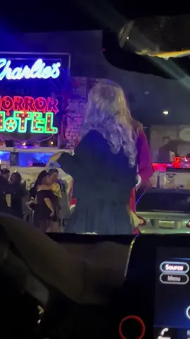 Spotted Britney and Tiffany Wilson in downtown Phoenix!! #downtown #phoenix #whitechicks #1000miles 