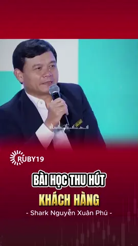 “Những công ty lớn không bán sản phẩm – họ bán thói quen.” Đừng nghĩ đến việc bán hàng trước, hãy nghĩ đến việc xây hệ sinh thái.  Khi bạn chiếm được tâm trí khách hàng, sớm muộn gì ví tiền họ cũng mở ra. Đó chính là tư duy của người làm chủ – cho đi trước, thành công theo sau. #BenChiThanhNhan #SharkPhu #TuDuyDoanhNhan #KinhDoanh0Dong #TuDuyHeSinhThai 