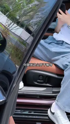 怎麼搭都好看💫星空紋牛仔褲太神啦🔥寬鬆顯瘦不挑人～男女穿都有型👫