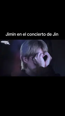 El pollito acompañando a Jin