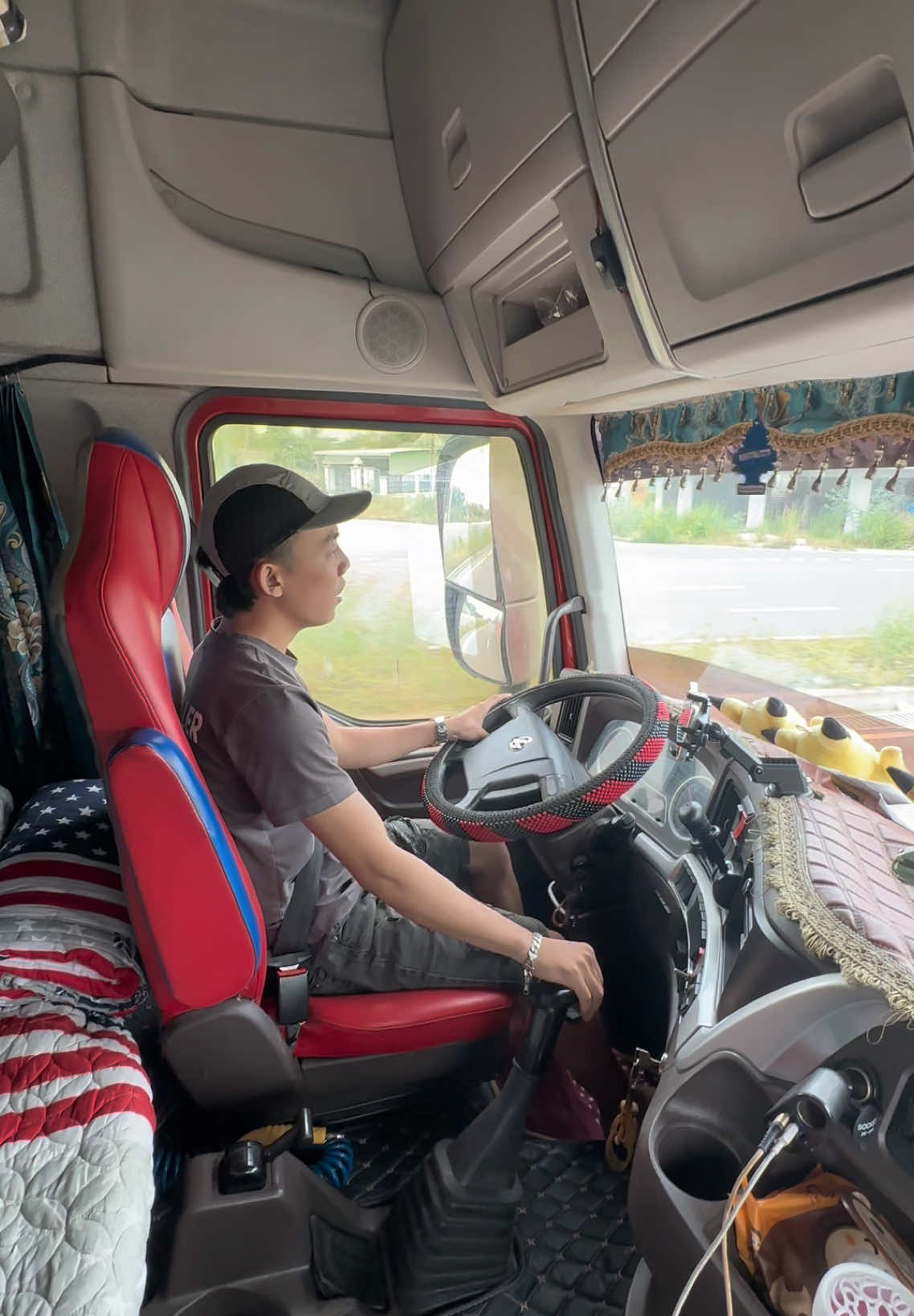 Hát hết nhạc cổ giờ chuyển sang hát cả nhạc chế luôn😄 #xuhuong #laixecontainer #38b1_hương_khê_hà_tĩnh 