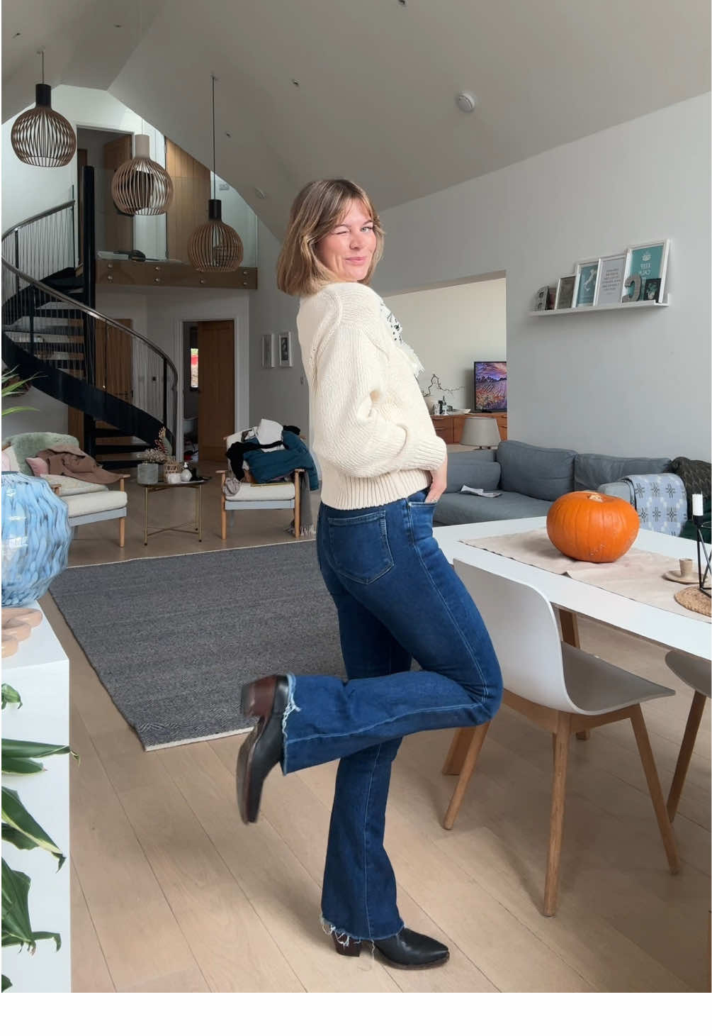 Finally wearing my @KUJTEN scarf I bought in Deauville earlier this year  #country #fashiontiktok #outfitinspo #fyp #outfit 