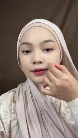 Rugi sangat tak try sbb local product pun dh ade cushion 2in1 macam ni omgggg!!