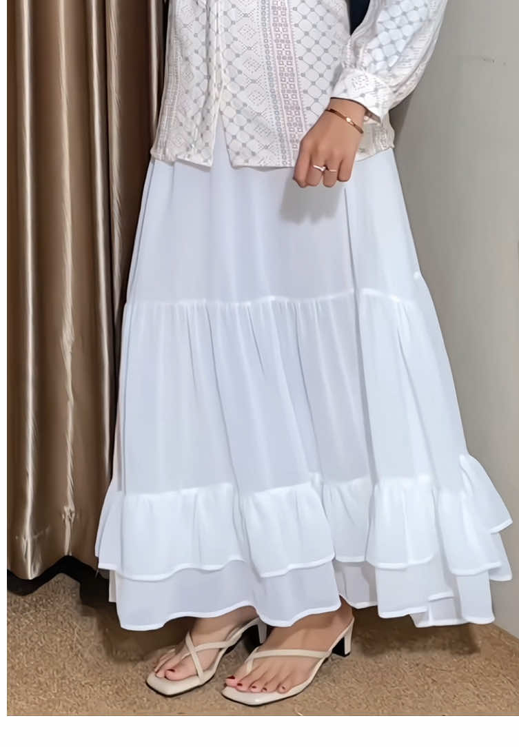 Midi skirt yg cocok buat petite gurlsss😍no worry kepanjangan yaa bisa langsung co sekarang di keranjang🛒#rokceruty #midiskirt 