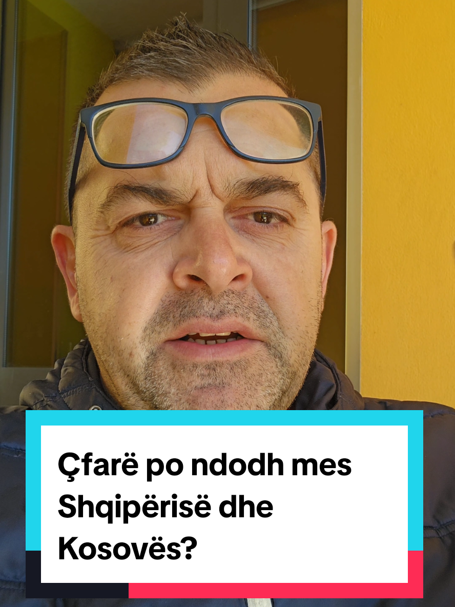 Gjithnjë e më shumë shqiptarë po kalojnë fundjavat në Kosovë jo vetëm për pushim, por për pazar, karburant dhe një drekë me familjen. Çmimet më të ulëta, shërbimi më i mirë dhe atmosfera vëllazërore po e kthejnë këtë në një trend të ri ekonomik. Faleminderit #besfortkryeziu #shqiperia #kosova #cmimetmetemira 