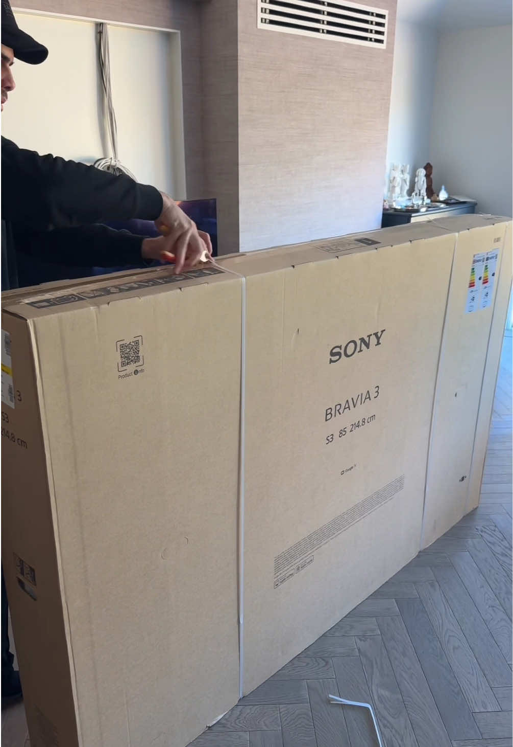 Installing the stunning new Sony Bravia 3 TV for a clean, modern setup!  #HomeTheaterGoals #SonyBravia3 #TVInstall #HomeCinema #TechSetup 