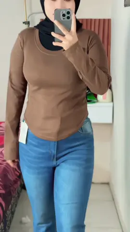 Join live aku sekarang ya zeng 😘 #fyppppppppppppppppppppppp #celanajeans #kaosviral #mbaksuren #fypシ゚viral🖤tiktok 