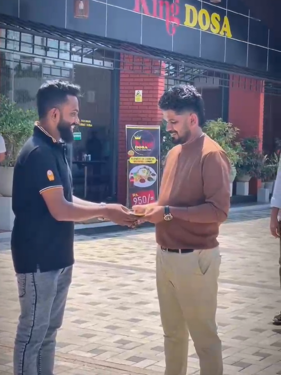 ND-9167  නව ගමනක් යන ඔබට අපෙන් සුභ පැතුම්.  ආදරණීය මතකයන් සැමදා අප සමග රැඳෙනු ඇත.  Nirosha Passengers Service . #15පාරදිගේ #bus  #tiktok #trending #viralvideo                                                    