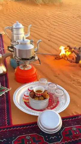 #أنَّ النبيَّ صَلَّى اللَّهُ عليه وسلَّمَ اسْتَيْقَظَ مِن نَوْمِهِ وَهو يقولُ: لا إلَهَ إلَّا اللَّهُ وَيْلٌ لِلْعَرَبِ مِن شَرٍّ قَدِ اقْتَرَبَ، فُتِحَ اليومَ مِن رَدْمِ يَأْجُوجَ وَمَأْجُوجَ مِثْلُ هذِه. وَعَقَدَ سُفْيَانُ بيَدِهِ عَشَرَةً. قُلتُ: يا رَسولَ اللهِ، أَنَهْلِكُ وَفِينَا الصَّالِحُونَ؟ قالَ: نَعَمْ، إذَا كَثُرَ الخَبَثُ. الراوي : زينب أم المؤمنين |  📚صحيح مسلم | الصفحة أو الرقم : 2880 | أخرجه البخاري (3346) باختلاف يسير📚. #قُلْتُ : يا رسولَ اللهِ إنَّ اللهَ إذا أنزَل سَطوتَه بأهلِ الأرضِ وفيهم الصَّالحونَ فيهلِكونَ بهلاكِهم ؟ فقال : ( يا عائشةُ إنَّ اللهَ إذا أنزَل سَطوتَه بأهلِ نِقمَتِه وفيهم الصَّالحونَ فيُصابونَ معهم ثمَّ يُبعَثونَ على نيَّاتِهم وأعمالِهم ) الراوي : عائشة أم المؤمنين |   📚صحيح ابن حبان | الصفحة أو الرقم : 7314 |📚